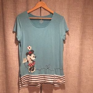 Disney Minnie mouse tshirt. Large.
